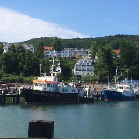 Im Hang Direkt Am Hafen, 4 Beds, 107m2