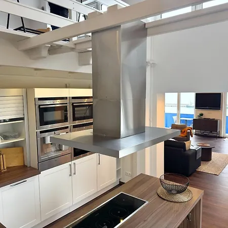 Im Hang Direkt Am Hafen, 4 Beds, 107m2